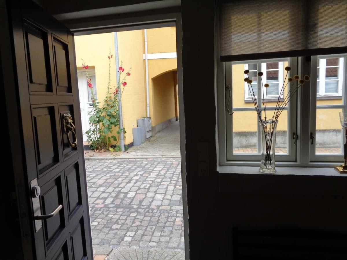 Dejligt Lille Byhus Fåborg Buitenkant foto